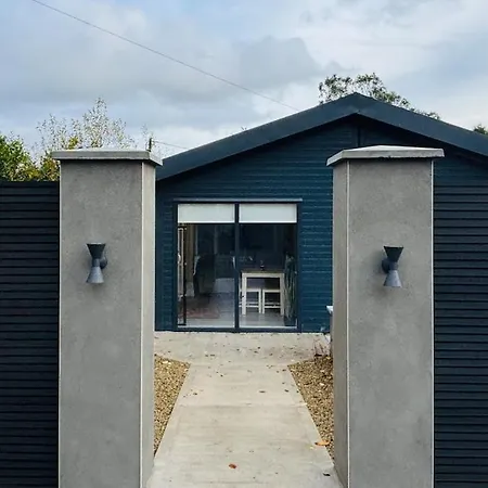 The - A Away From Home, With Private & Secluded Sauna Access *