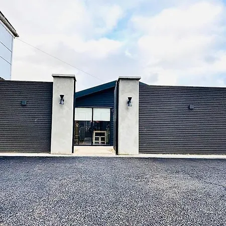 The - A Away From Home, With Private & Secluded Sauna Access