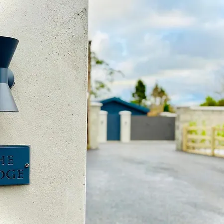 The - A Away From Home, With Private & Secluded Sauna Access * Killaloe