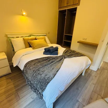 The - A Away From Home, With Private & Secluded Sauna Access Σπίτι διακοπών *