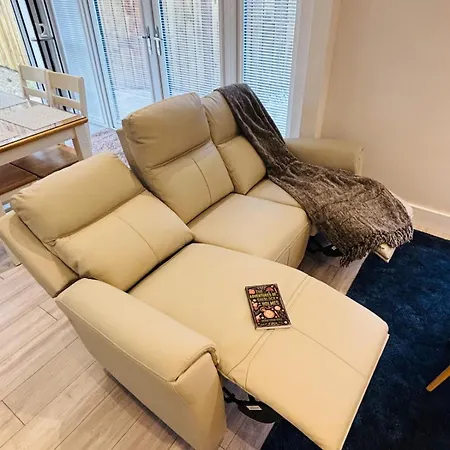 The - A Away From Home, With Private & Secluded Sauna Access Killaloe