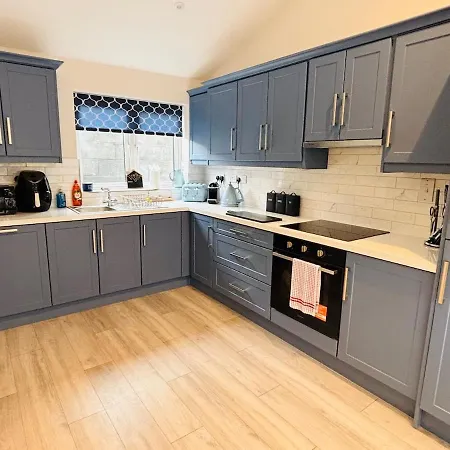 The - A Away From Home, With Private & Secluded Sauna Access