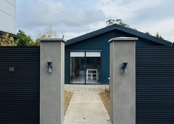 The - A Away From Home, With Private & Secluded Sauna Access *