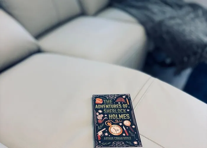 The - A Away From Home, With Private & Secluded Sauna Access *