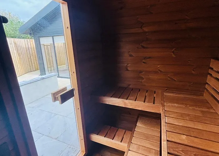 The - A Away From Home, With Private & Secluded Sauna Access קילאלו