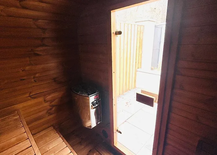 The - A Away From Home, With Private & Secluded Sauna Access קילאלו