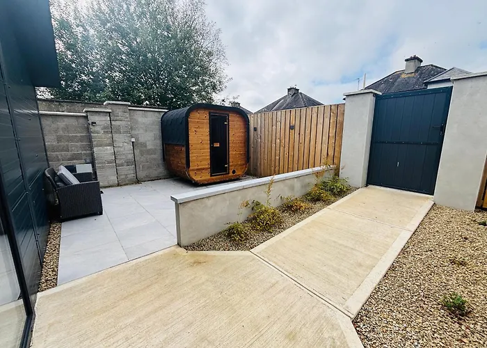 The - A Away From Home, With Private & Secluded Sauna Access בית נופש